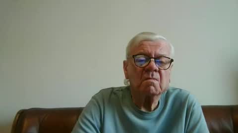 Snapshot of trekbeestje1 chatting on 12.18.25 trekbeestje online show from 12.18.25