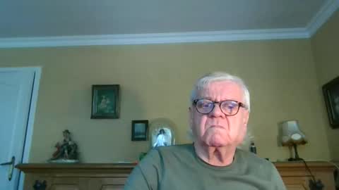 Snapshot of trekbeestje1 chatting on 01.11.26 trekbeestje online show from 01.11.26