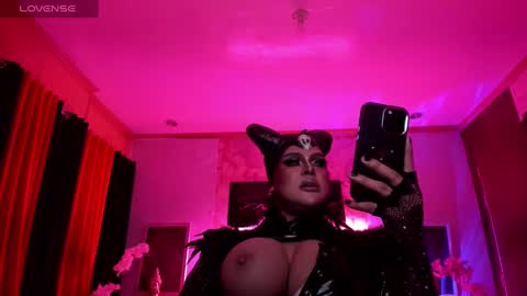 Jade online show from 12.10.24