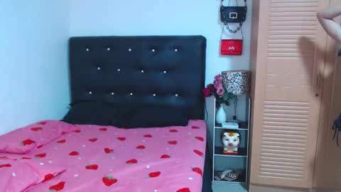 STEPHANiE online show from 10.28.25