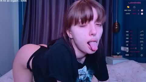 Snapshot of treplady chatting on 05.25.26 Karolina online show from 05.25.26