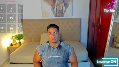 Snapshot of trevor_vinc chatting on 10.07.25 trevor online show from 10.07.25