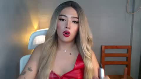 trexie_fucks15 online show from 12.15.25