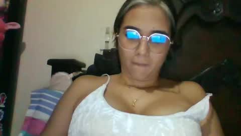 triana_bell online show from 02.08.25