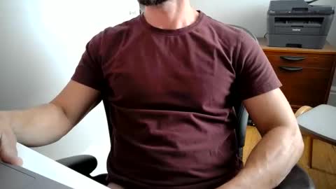Snapshot of triassthlete chatting on 10.21.25 Tri-Athlete online show from 10.21.25