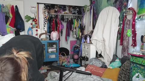 Cassie online show from 02.02.25