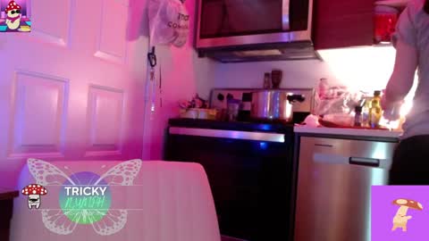 Cassie online show from 10.02.25