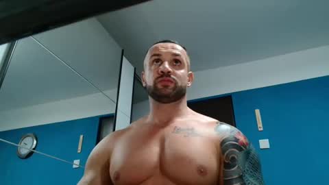 Snapshot of tridentmuscles chatting on 01.28.25 tridentmuscles online show from 01.28.25