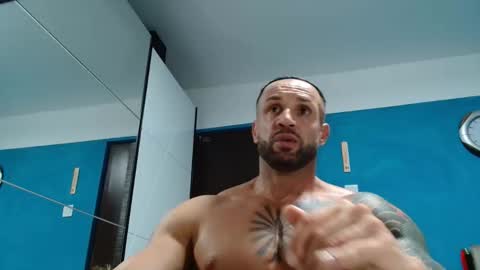 Snapshot of tridentmuscles chatting on 10.12.25 tridentmuscles online show from 10.12.25