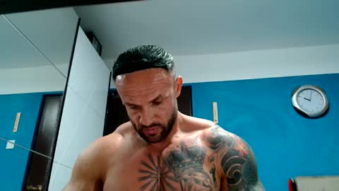 Snapshot of tridentmuscles chatting on 10.15.25 tridentmuscles online show from 10.15.25