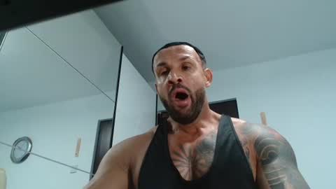 Snapshot of tridentmuscles chatting on 05.14.26 tridentmuscles online show from 05.14.26