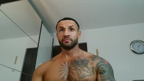 Snapshot of tridentmuscles chatting on 06.01.26 tridentmuscles online show from 06.01.26