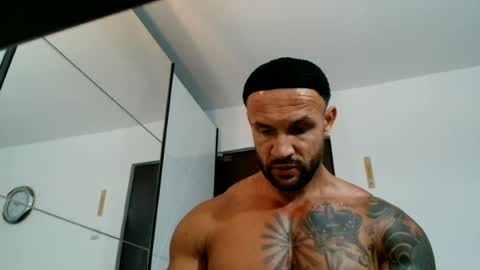 Snapshot of tridentmuscles chatting on 06.08.26 tridentmuscles online show from 06.08.26