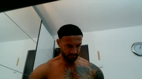 Snapshot of tridentmuscles chatting on 06.11.26 tridentmuscles online show from 06.11.26