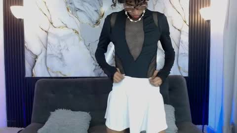 Snapshot of triiangel_latinboy chatting on 04.17.26 Johan online show from 04.17.26