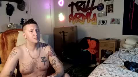 Snapshot of trillnonymau5 chatting on 12.18.24 trillnonymau5 online show from 12.18.24