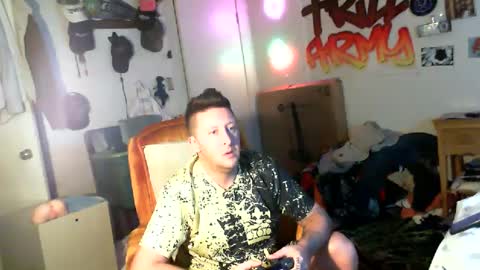 Snapshot of trillnonymau5 chatting on 12.25.24 trillnonymau5 online show from 12.25.24