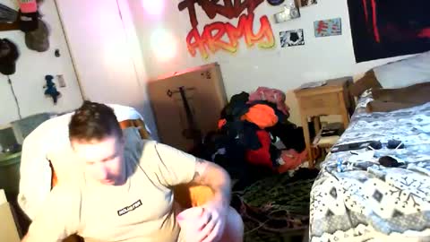 Snapshot of trillnonymau5 chatting on 12.26.24 trillnonymau5 online show from 12.26.24