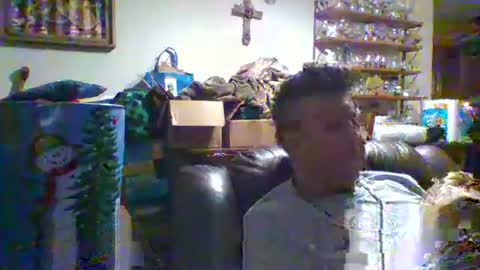 Snapshot of trillnonymau5 chatting on 01.17.25 trillnonymau5 online show from 01.17.25