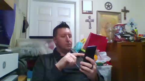 Snapshot of trillnonymau5 chatting on 01.20.25 trillnonymau5 online show from 01.20.25