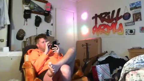 Snapshot of trillnonymau5 chatting on 01.22.25 trillnonymau5 online show from 01.22.25