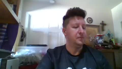 Snapshot of trillnonymau5 chatting on 01.24.25 trillnonymau5 online show from 01.24.25