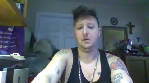 Snapshot of trillnonymau5 chatting on 01.25.25 trillnonymau5 online show from 01.25.25