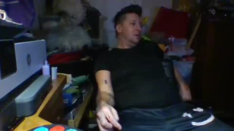 Snapshot of trillnonymau5 chatting on 01.27.25 trillnonymau5 online show from 01.27.25