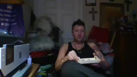 Snapshot of trillnonymau5 chatting on 01.27.25 trillnonymau5 online show from 01.27.25