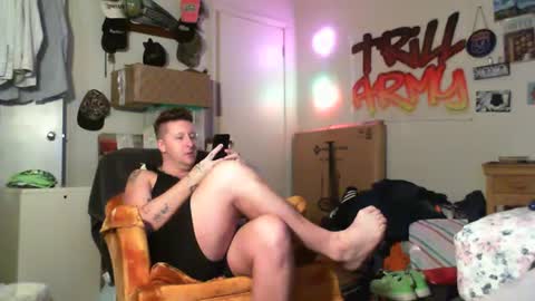 Snapshot of trillnonymau5 chatting on 01.29.25 trillnonymau5 online show from 01.29.25