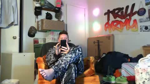 Snapshot of trillnonymau5 chatting on 01.29.25 trillnonymau5 online show from 01.29.25