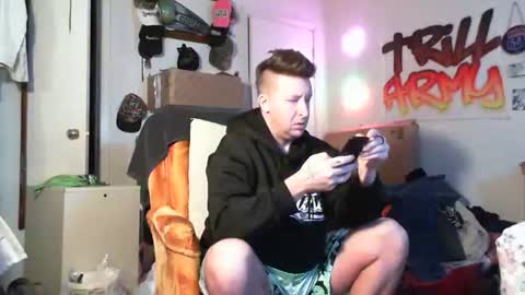 Snapshot of trillnonymau5 chatting on 01.30.25 trillnonymau5 online show from 01.30.25