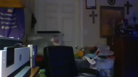 Snapshot of trillnonymau5 chatting on 02.09.25 trillnonymau5 online show from 02.09.25