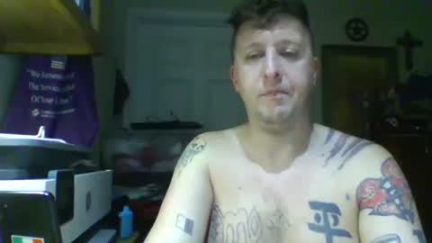 Snapshot of trillnonymau5 chatting on 02.13.25 trillnonymau5 online show from 02.13.25