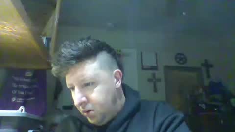 Snapshot of trillnonymau5 chatting on 02.14.25 trillnonymau5 online show from 02.14.25