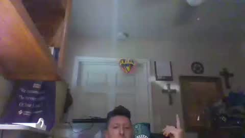 Snapshot of trillnonymau5 chatting on 02.15.25 trillnonymau5 online show from 02.15.25