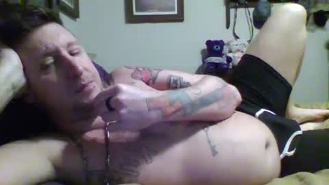 Snapshot of trillnonymau5 chatting on 02.20.25 trillnonymau5 online show from 02.20.25