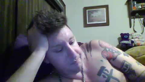 Snapshot of trillnonymau5 chatting on 02.21.25 trillnonymau5 online show from 02.21.25