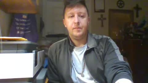 Snapshot of trillnonymau5 chatting on 02.23.25 trillnonymau5 online show from 02.23.25