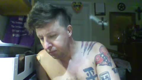 Snapshot of trillnonymau5 chatting on 02.24.25 trillnonymau5 online show from 02.24.25