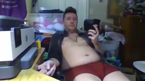 Snapshot of trillnonymau5 chatting on 02.24.25 trillnonymau5 online show from 02.24.25