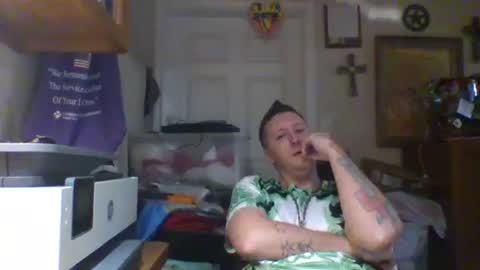 Snapshot of trillnonymau5 chatting on 02.26.25 trillnonymau5 online show from 02.26.25