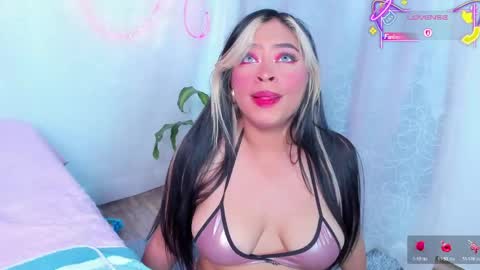 Snapshot of trina_dante_12 chatting on 05.28.26 trina dante online show from 05.28.26