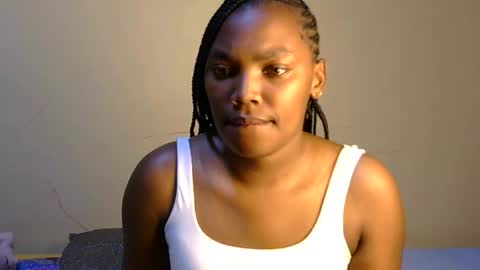 Snapshot of trina_z chatting on 07.18.26 trina_z online show from 07.18.26