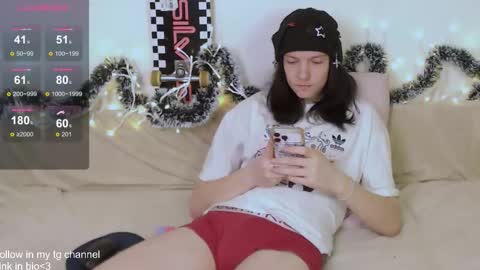 Snapshot of trishxl chatting on 02.14.26 Max online show from 02.14.26