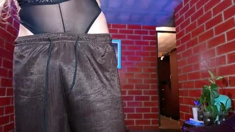 Snapshot of trix_fiore_oficial chatting on 04.04.26 Trix online show from 04.04.26
