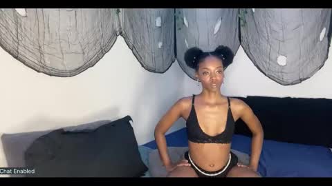 trixie_luv online show from 10.07.25