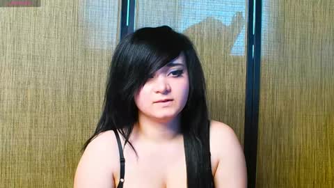 trixiedoescamcam online show from 02.26.25