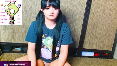 trixiedoescamcam online show from 10.08.25