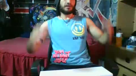 Snapshot of trizquelmen chatting on 10.03.25 Andrew online show from 10.03.25